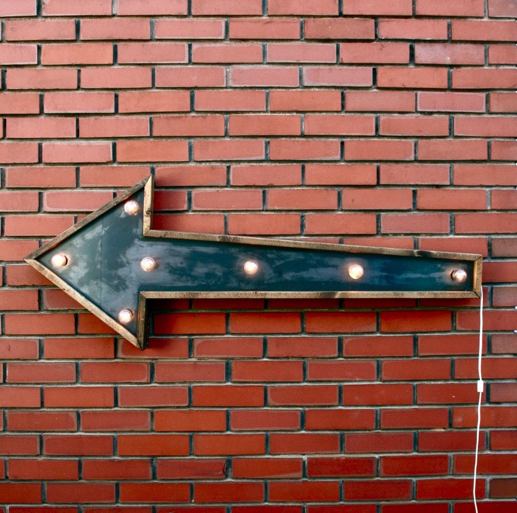 Arrow Wall Light // Large