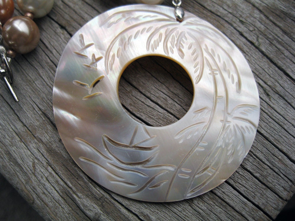 Peach Pearl Necklace with Shell Pendant and Earrings