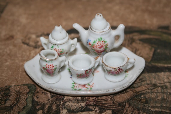 vintage 1940's miniature tea set . occupied japan . by octobre