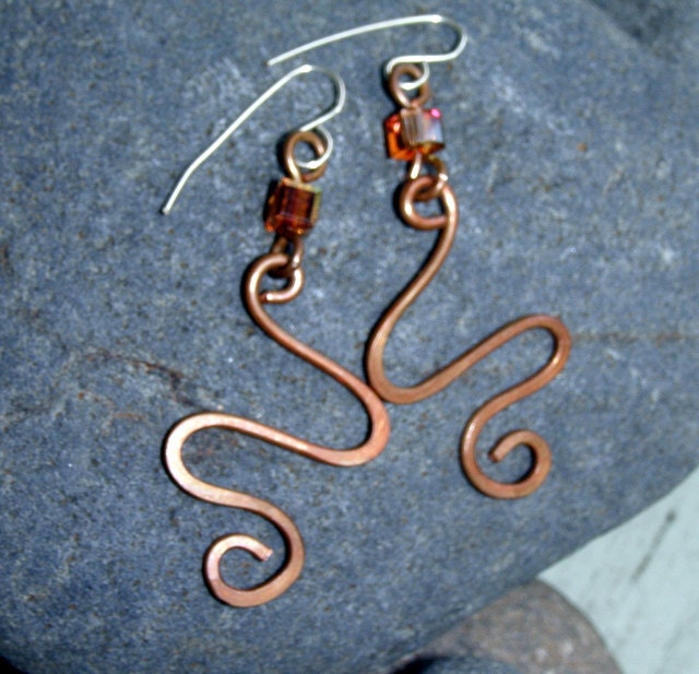 Hammered Copper RECYCLED Wire Spiral Swirl dangle earrings