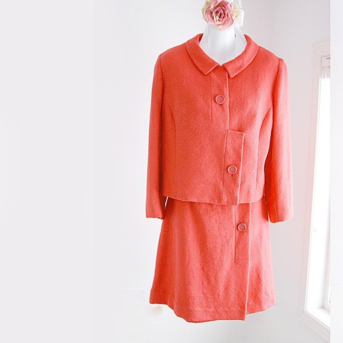 60's Amazing Coral Wool Crepe Suit -Perfect for Easter Sunday  -size 5 - 6