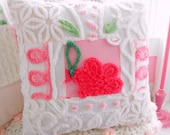 ADORABLE VINTAGE CHENILLE PATCHWORK PILLOW PINK DAISY