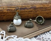 20Pcs Nickel Free - High Quality Antiqued Vintage Bronze Acorns Hat Charms / Pendants (ZG127)