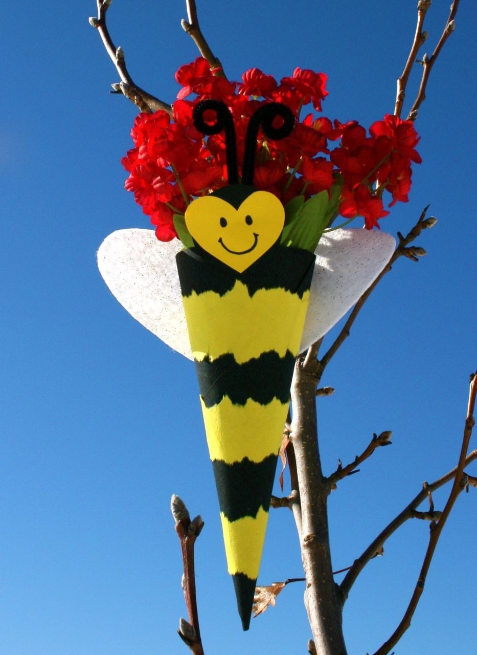 SALE - Buzzy Bee Bouquet Kid Kit