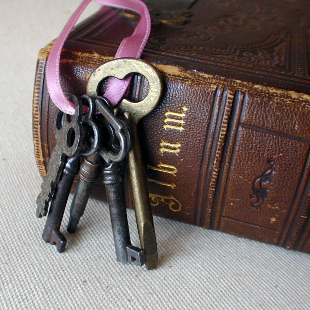 Old Antique Skeleton Keys