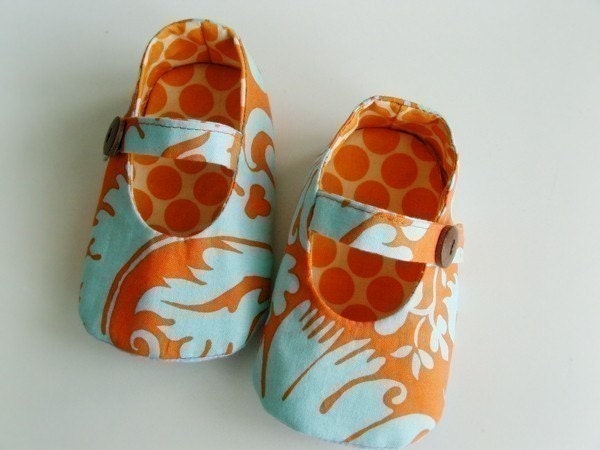 no 68 Cassie Baby Mary Janes PDF Pattern(0-18 months) Reversible
