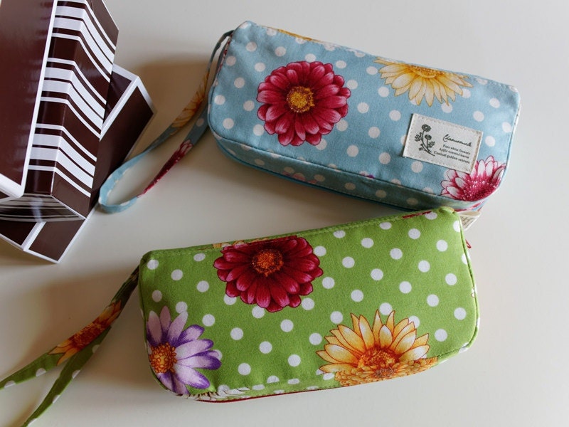 no 230 The Wendy Zipper Pouch