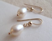 Bridesmaids Earrings, Bridal earrings, 14K Gold Filled Earrings with Freshwater Pearl Single Drop, 4th of July, Summer Delicate Earrings