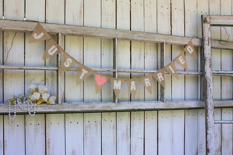 Just Married photo prop with pink heart