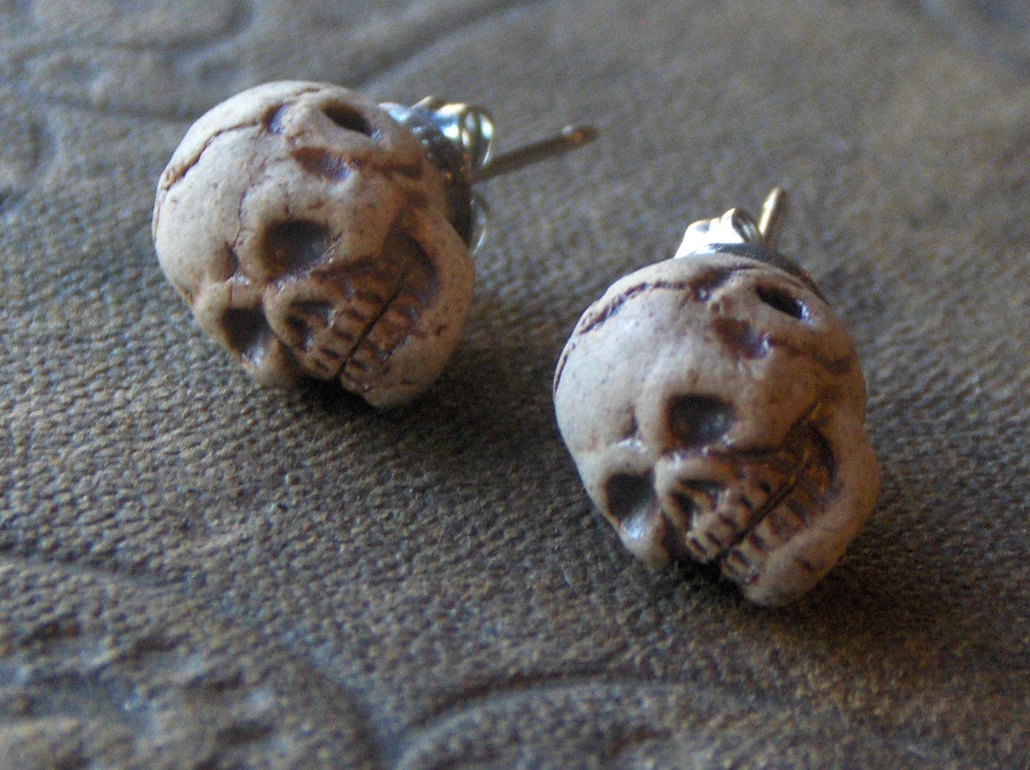 Death Glam Ceramic Grey Skull Studs