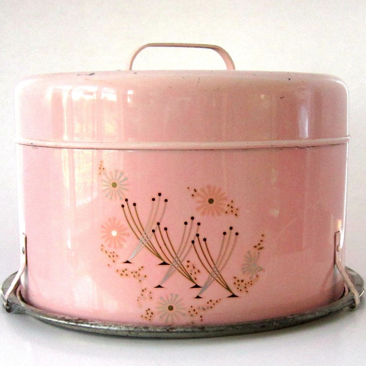 Vintage Pink Cake Carrier