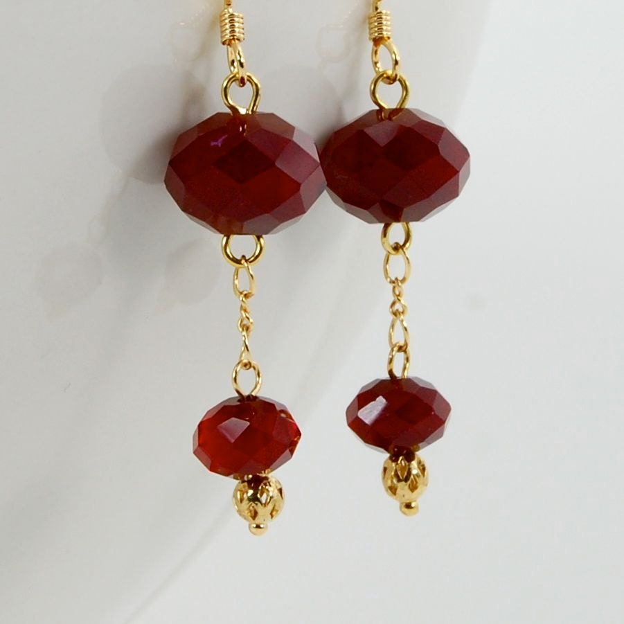Short Chain Earrings in Red and Gold, Mariette Collection