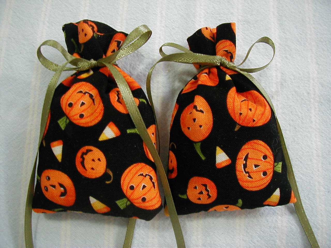 Black Halloween Sachet-'Spiced Cranberry' Scent- Orange Pumpkins-Halloween Print-Cotton Fabric Herbal Sachet-Olive Ribbon-Cindy's Loft