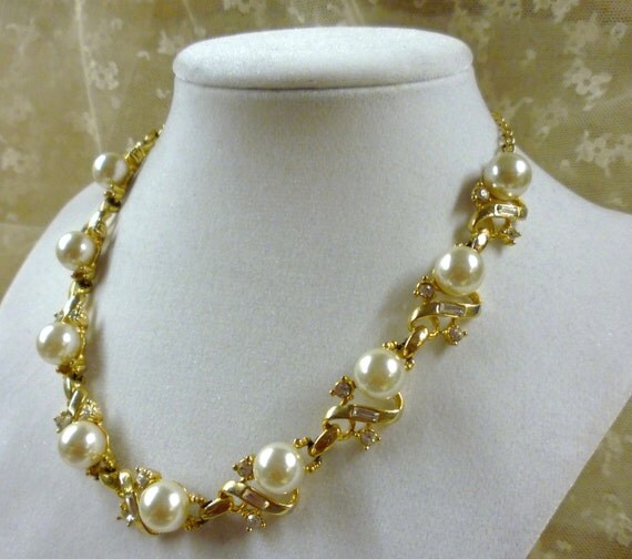 breakfast at tiffany's necklace by LaceandLibraryWoman on Etsy