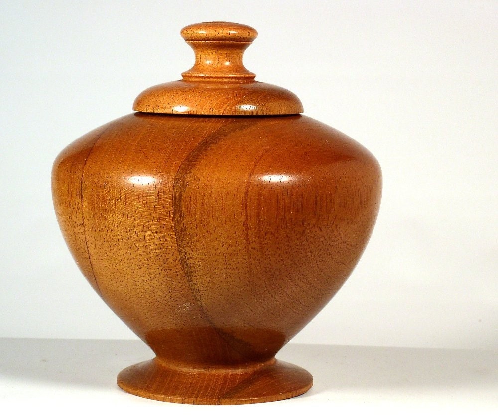 Keepsake Urn in Spanish Cedar