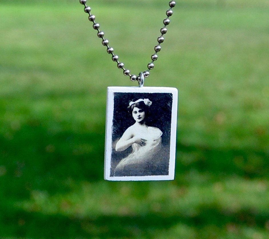 Photo Pendant (Dancer)
