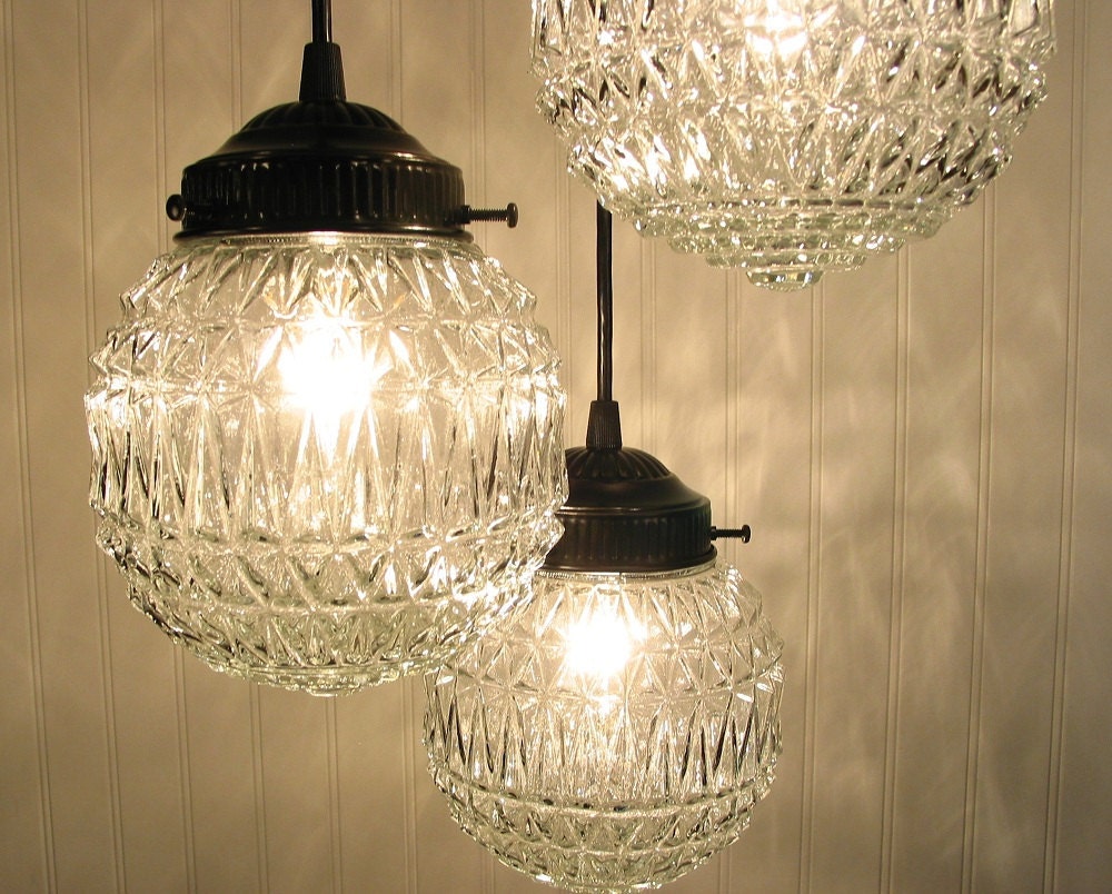 Diamond Ridge CHANDELIER Light Trio