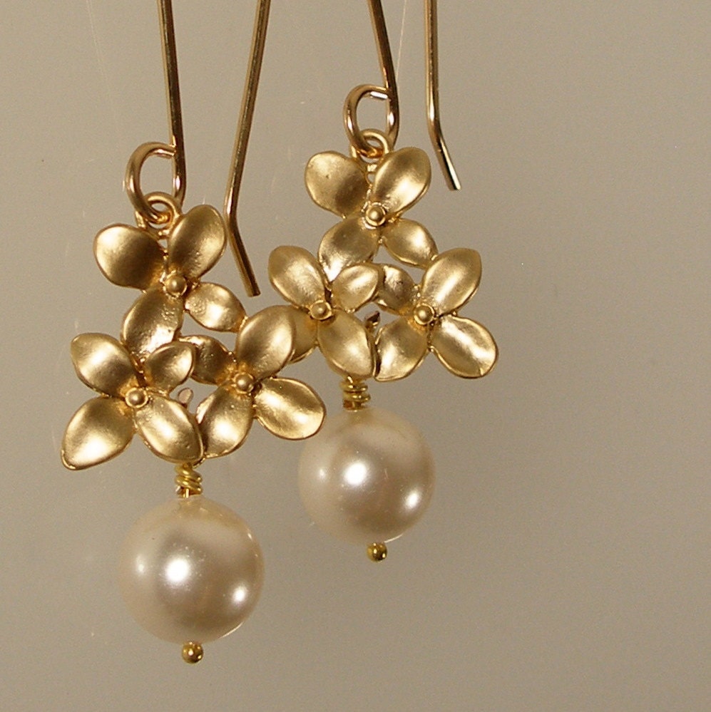 Wedding Jewelry - Pearl Gold Bridesmaid Gifts, Pearl and Gold Cherry Blossom Dangle Earrings (4274W)