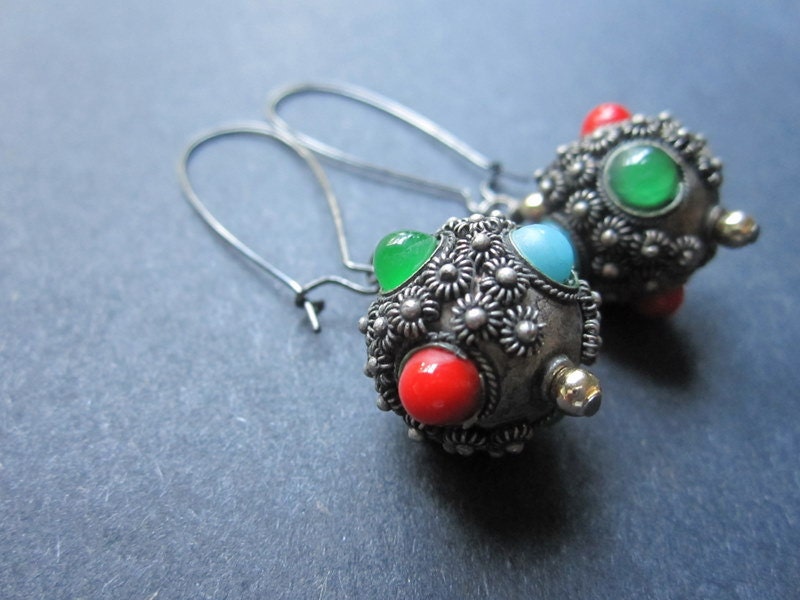 Nepal Tibet Silver Earrings by MinouBazaar
