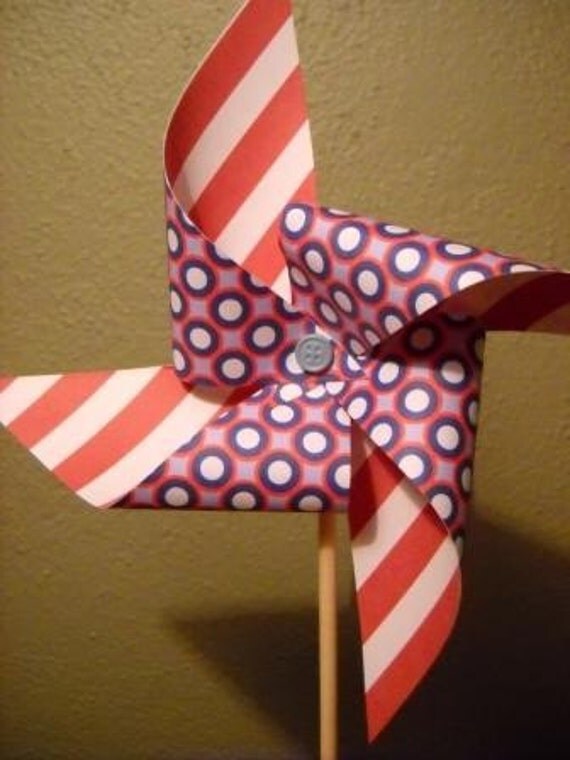 Paper Pinwheels - reds, whites, and blues. Listing is for 5 pinwheels. Il_570xn