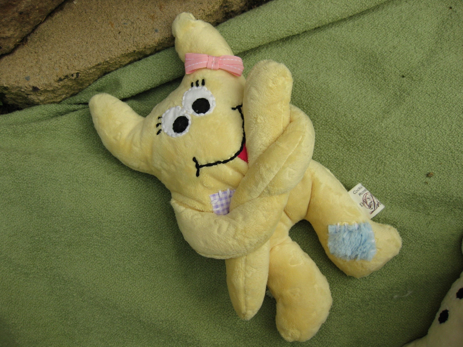 Yellow SNUGGLES Cookie Nummie Plush Monster With Super Long Arms
