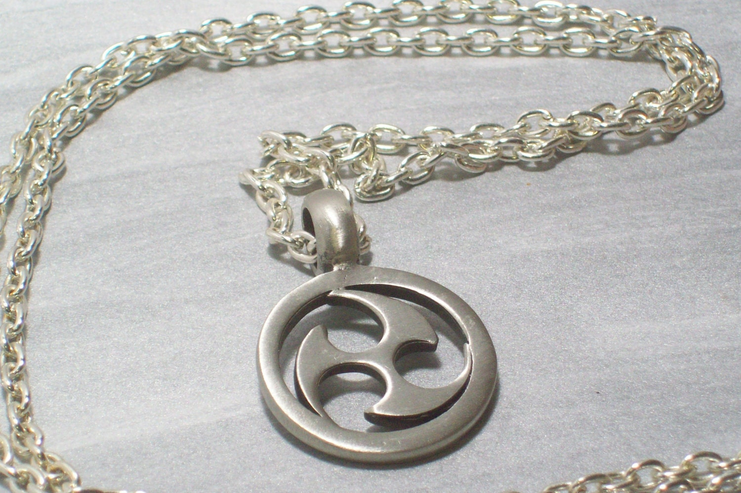 Pewter 3-blade disc Necklace 30 inches Can adjust length