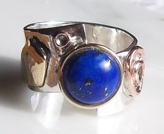 silver ring with lapis lazuli