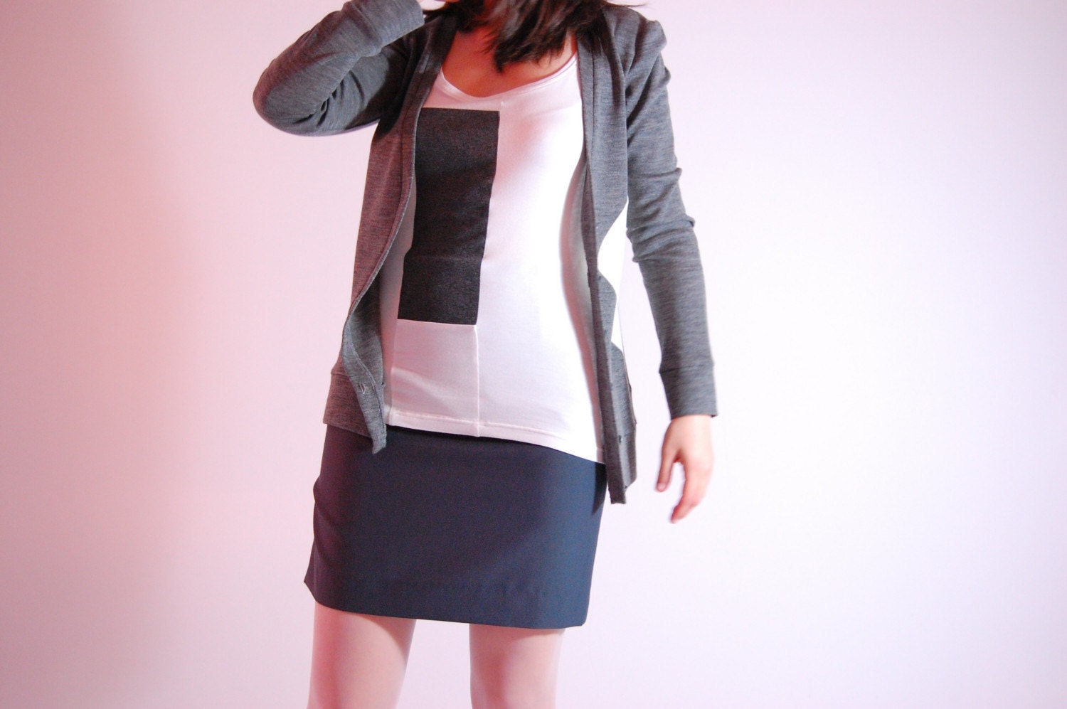 t-shirt / white, grey