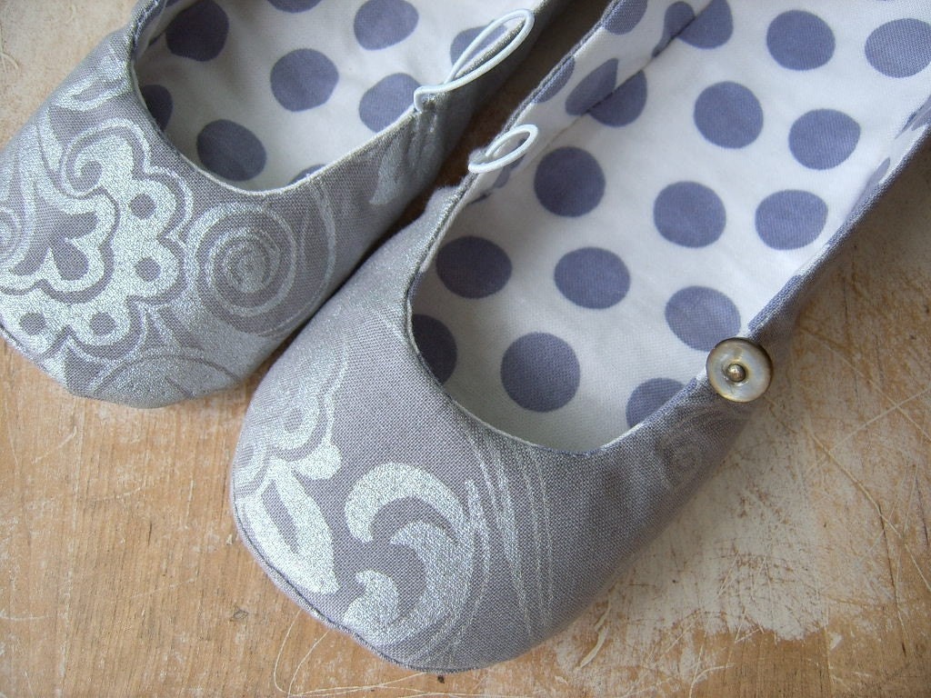 Shoe Sewing Pattern  - Vintage Flair Flats size 13 to 4 (approximately women's size 6)