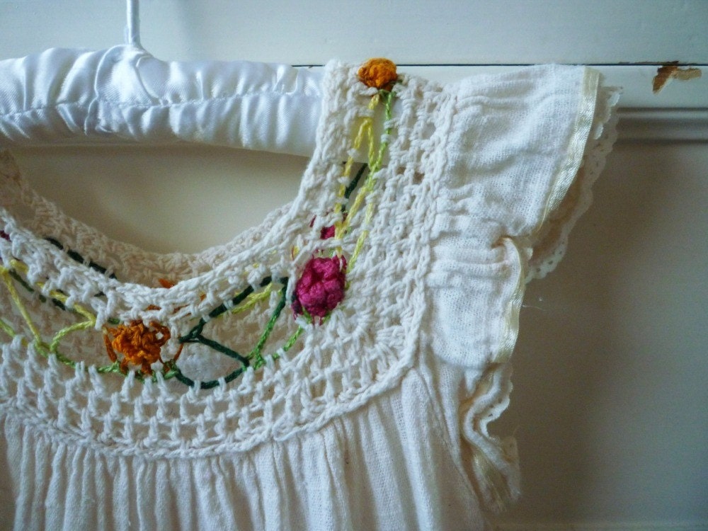 SALE - Vintage Embroidered Infant Dress, Size 12 Months