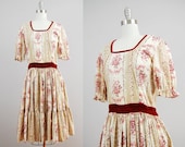 1970s square dancing dress / floral cotton with velvet trim / small