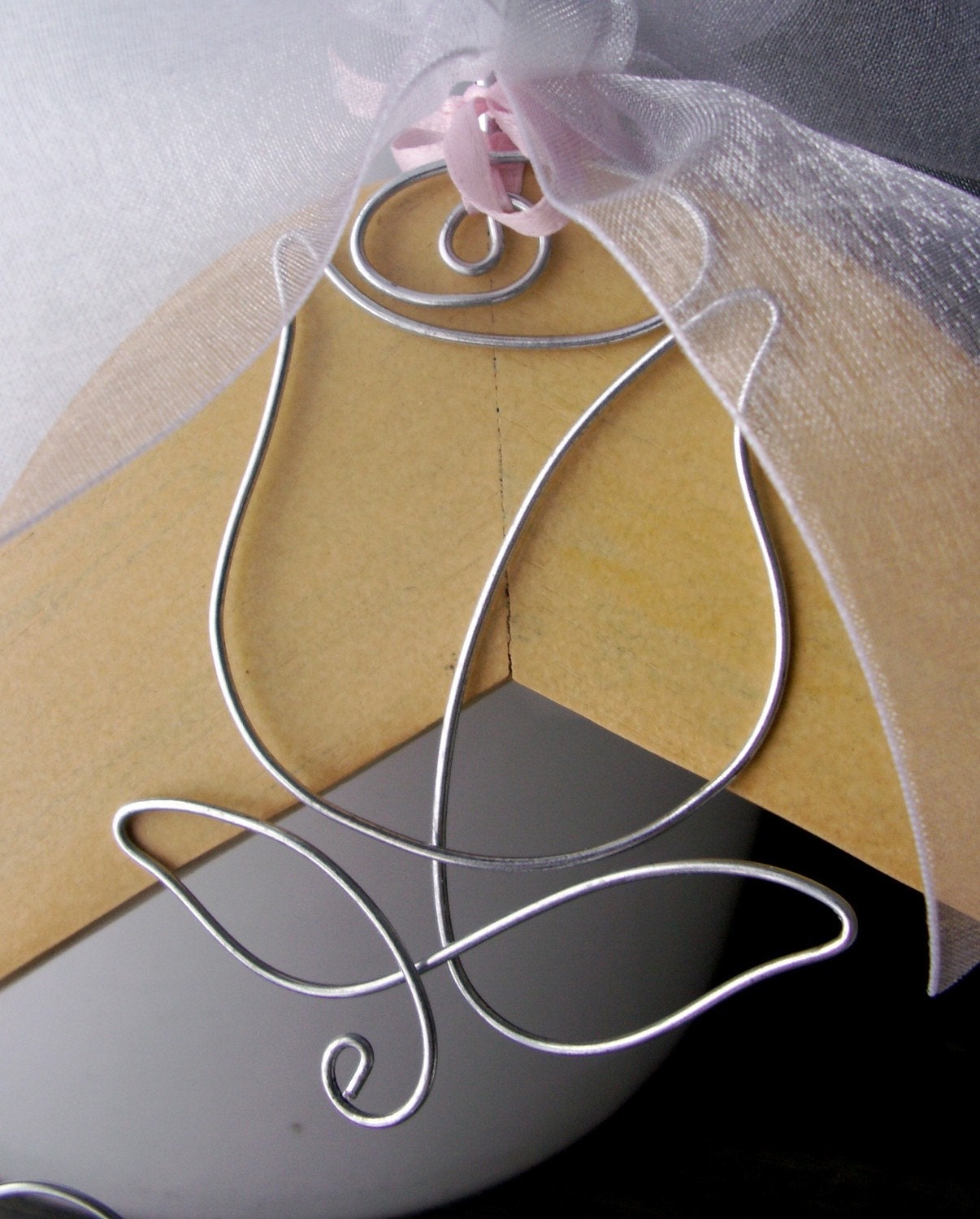 Personalized Bridal Hanger, Custom Wedding Dress Hanger, for Bride, a lovely gift for Bridesmaid or Graduate
