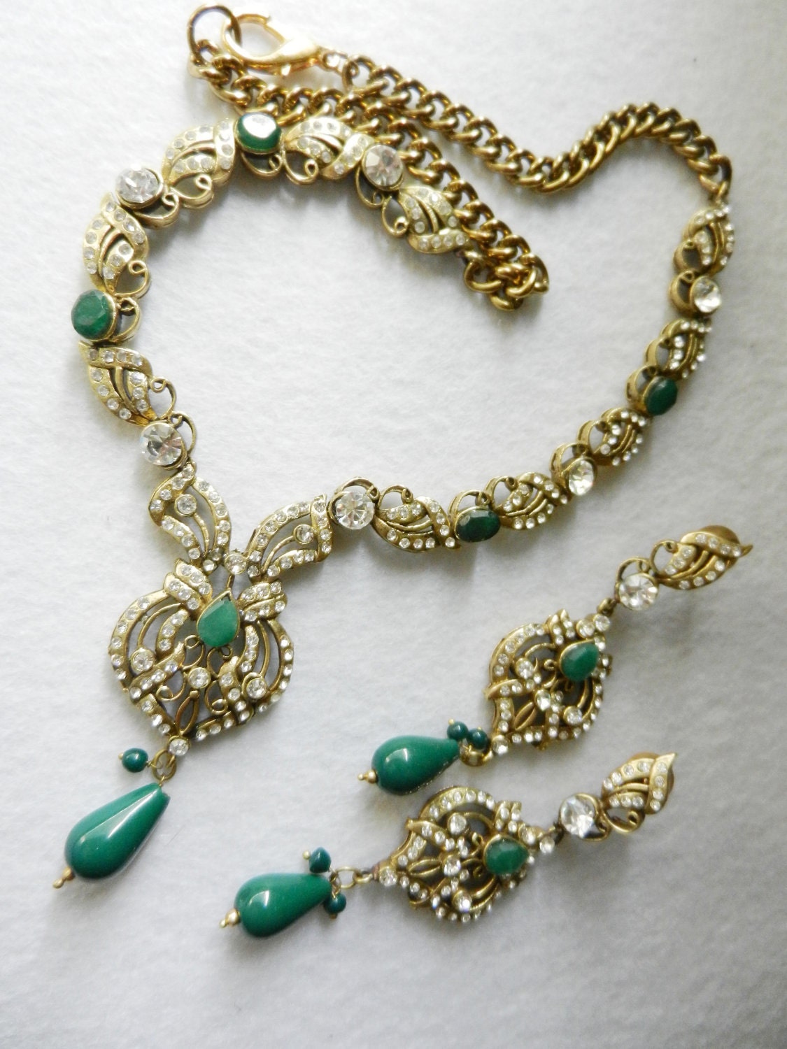 Spectacular parure vintage 1970 - Queen jewelry - earrings and necklace, jade and crystals -art.891-