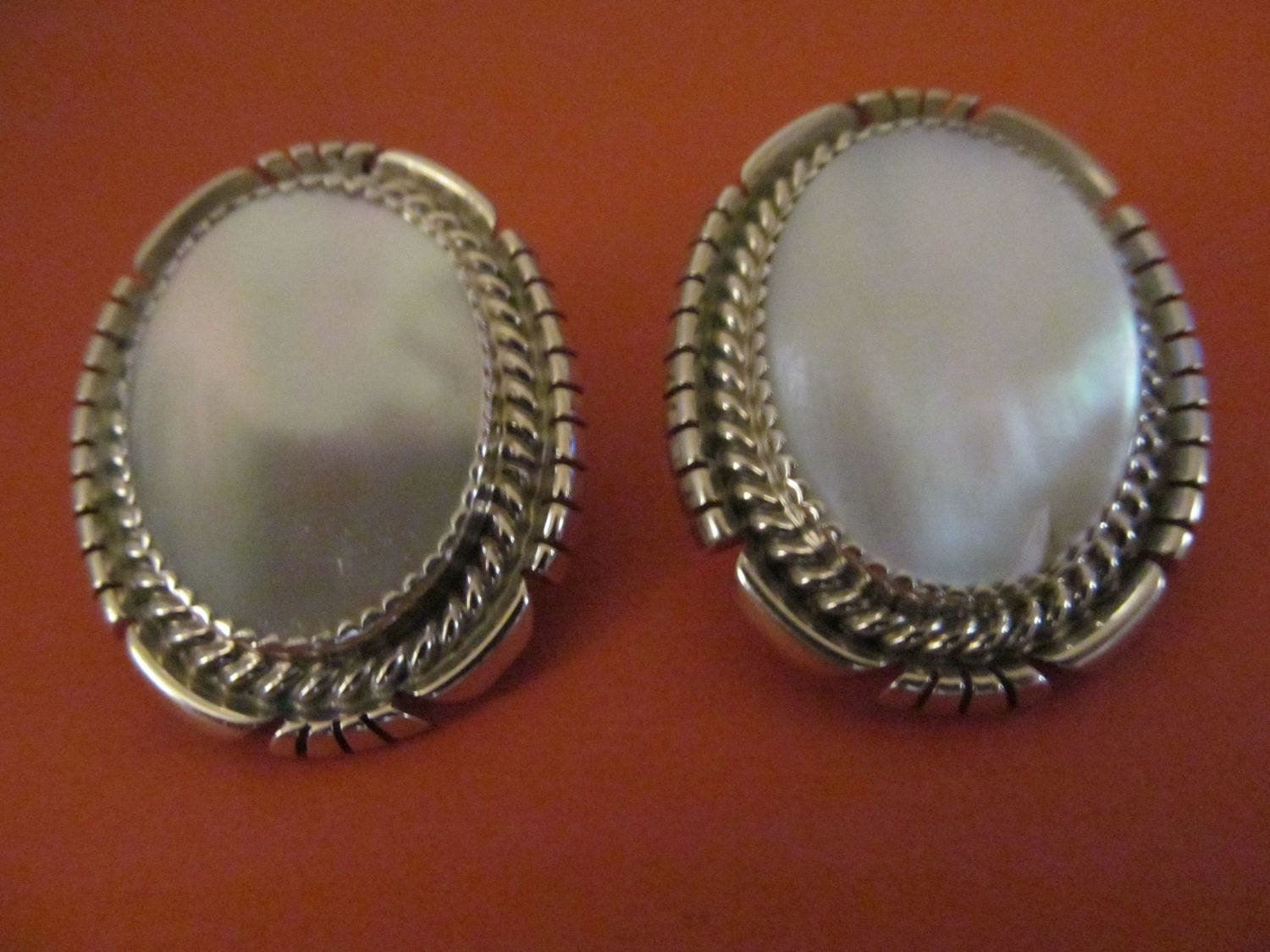 Piaso Silver Earrings Mother of Pearl