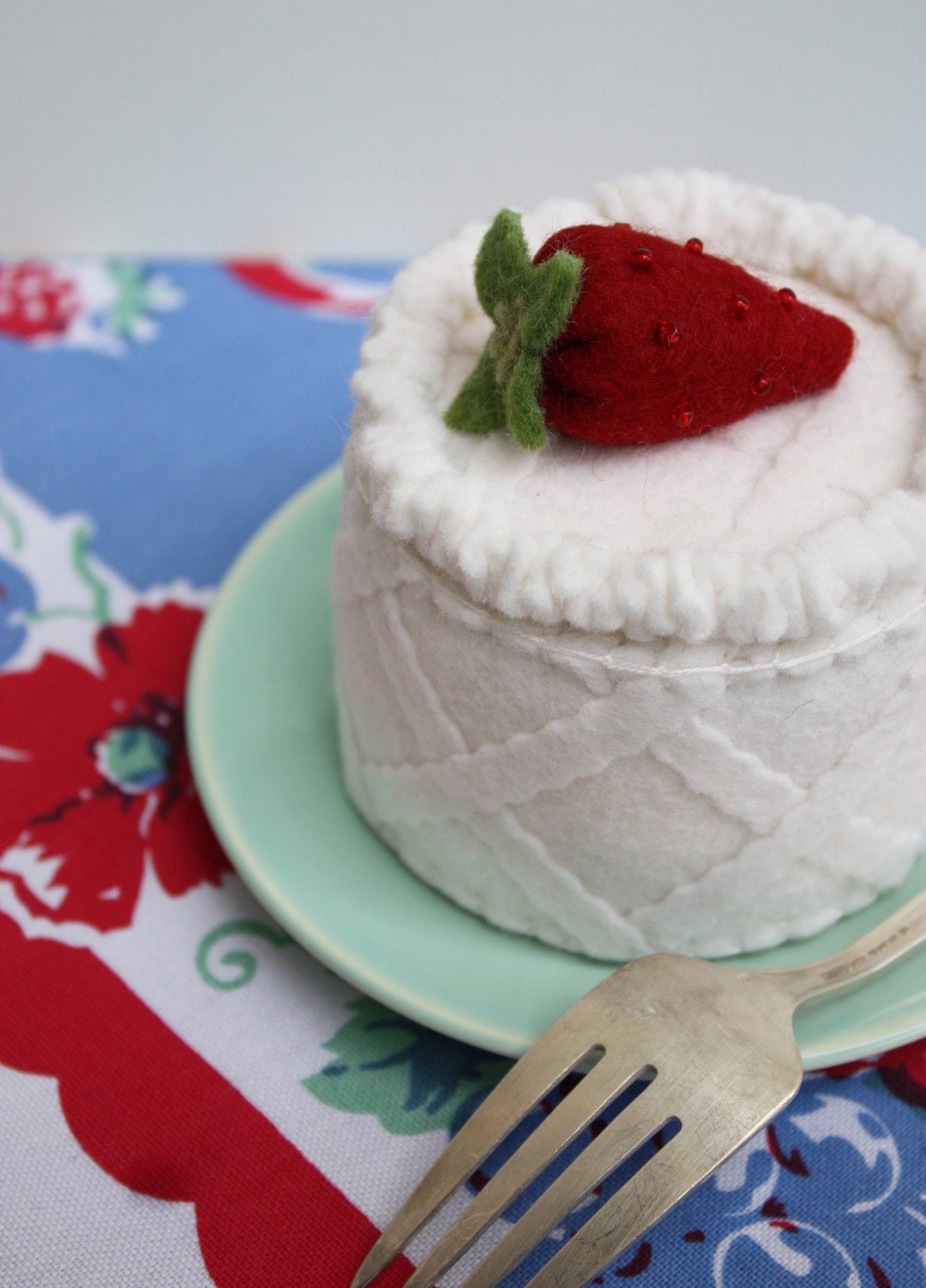 Petite Strawberry Fruit Basket Felt Cake