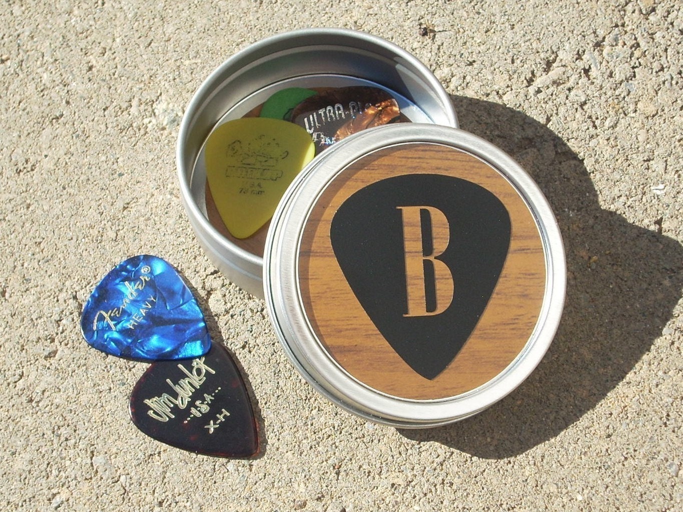 Personalized Guitar Pick Holder woodgrain with black pick design Round Metal Tin