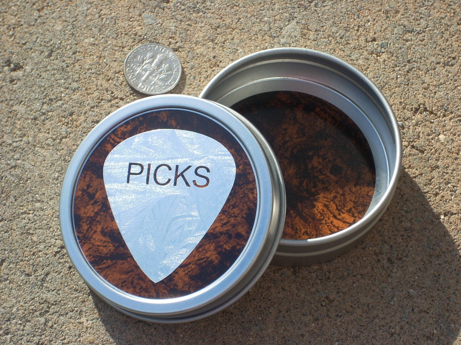 Guitar Pick Tin silver & burlewood grain look