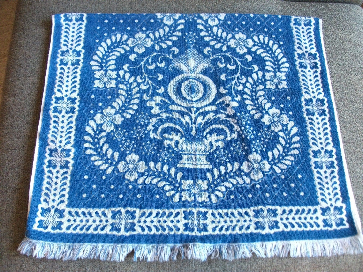 Blue and White Grecian Flower Pattern Vintage Bath Towel Set
