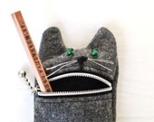 Pencil case,  Eyeglass case: cute Hungry cat pencil / eyeglass case,  grey wool