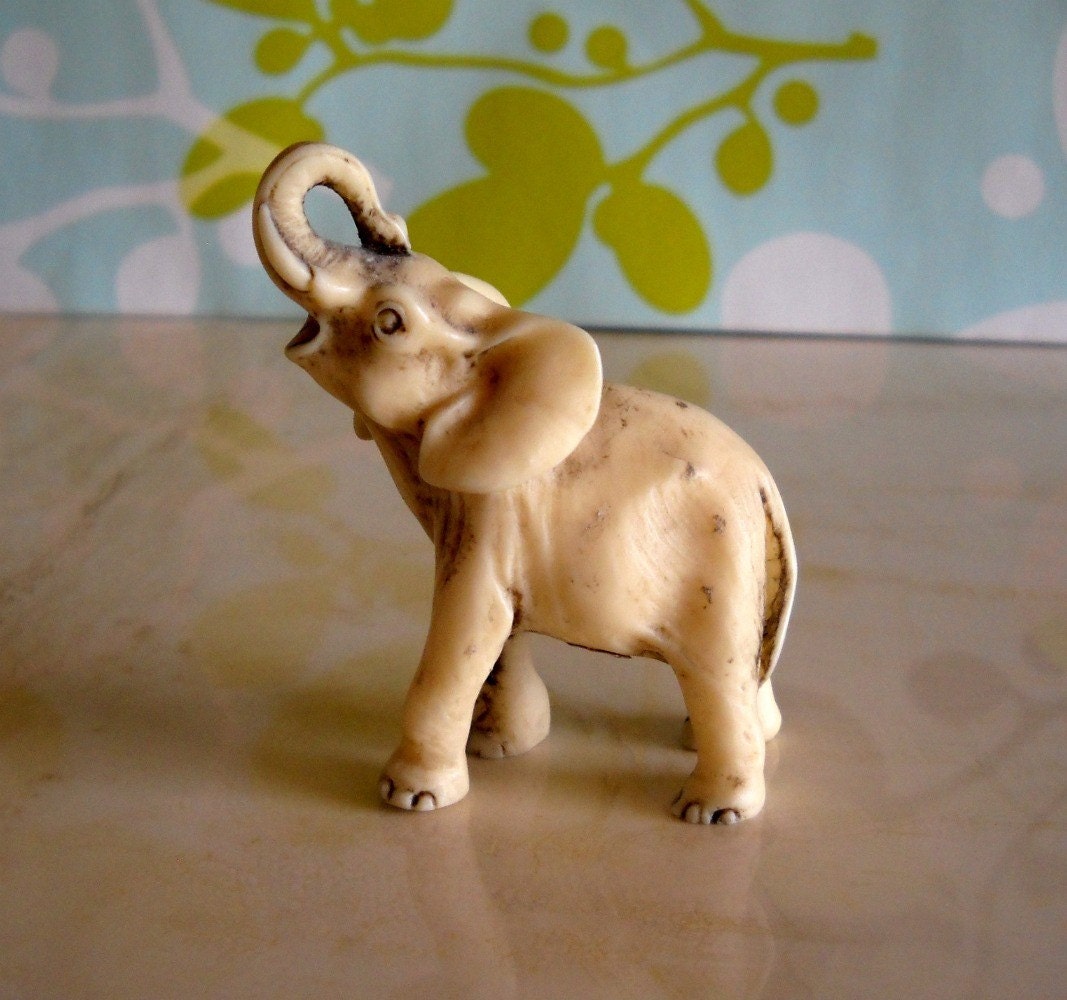 Vintage WONY Elephant Figurine Made in Italy by goodygirlred