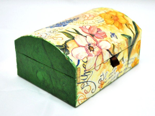 Green Jewelry Box - OOAK Carton Box with flowered paper decoupage and green rice paper - Keepsake Box