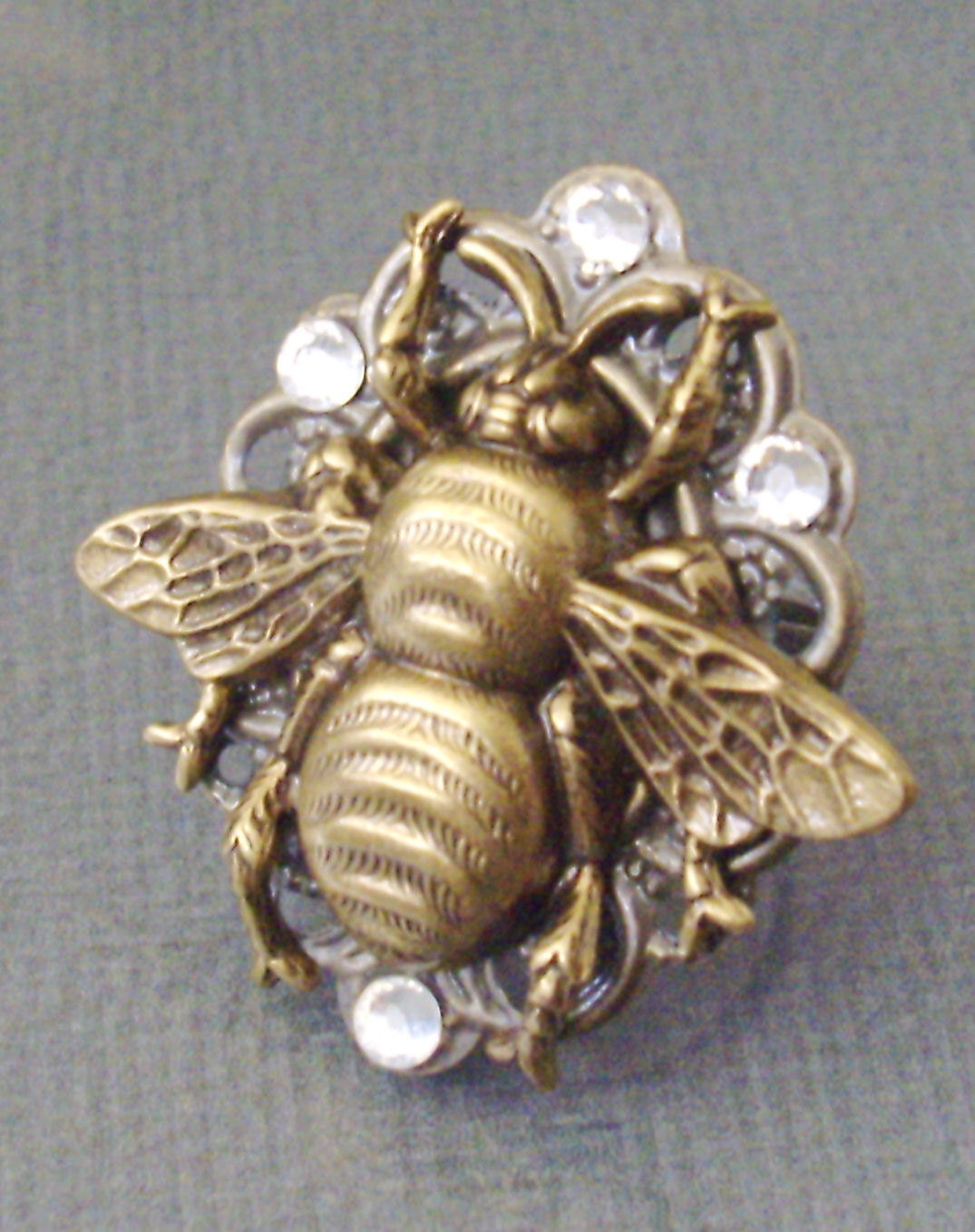 bee ring