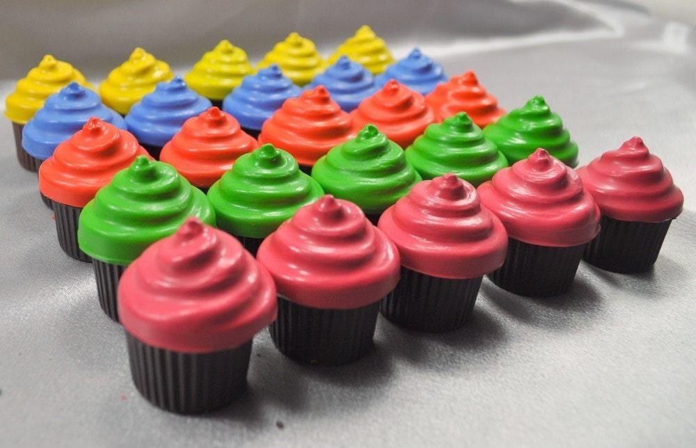 Recycled Crayons Cupcake Shaped - Set of 25. Il_570xn