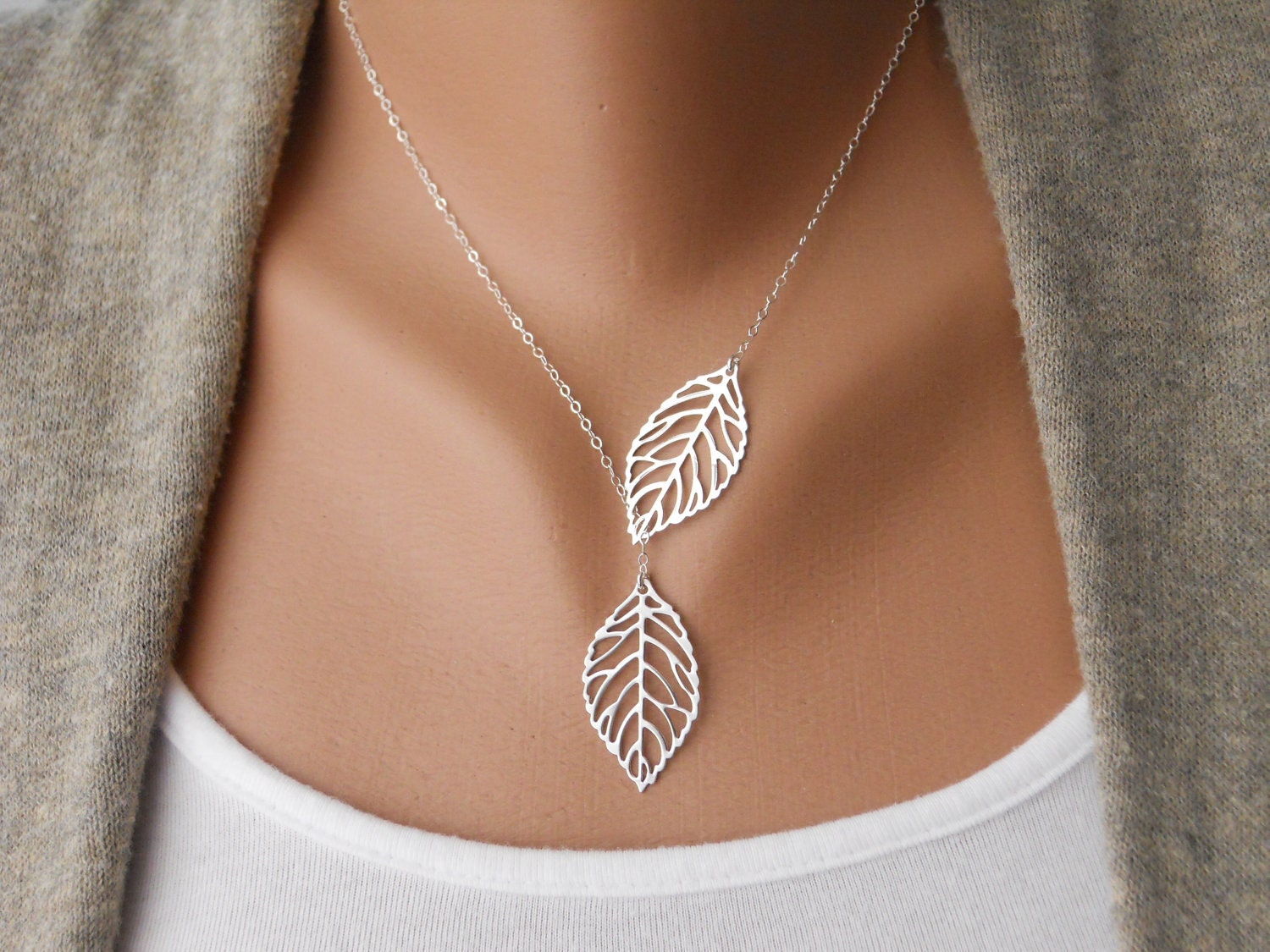 Leaf Lariat