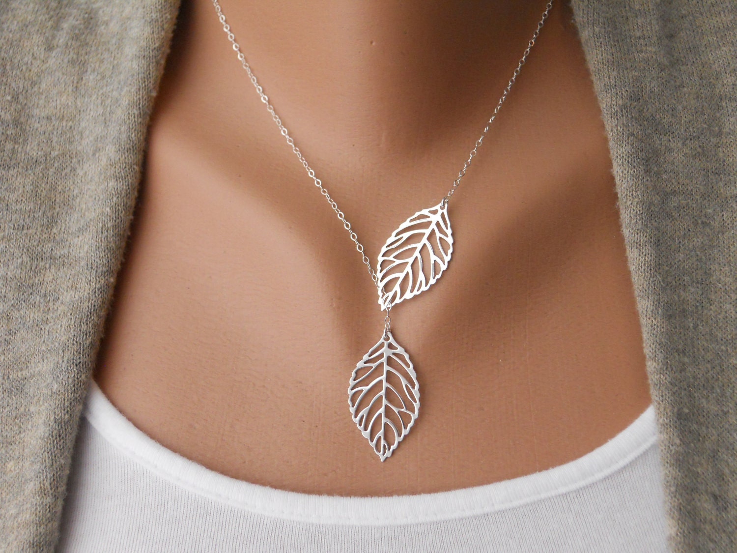 Leaf Lariat