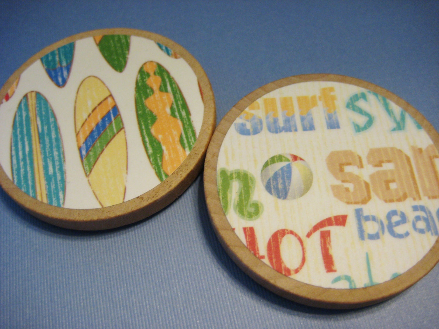 Wooden magnets, surfboards and sand, set of 2