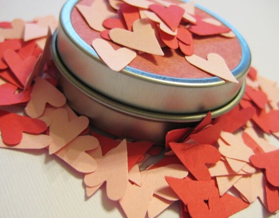 Red and pink asymmetrical heart confetti - 200 pieces