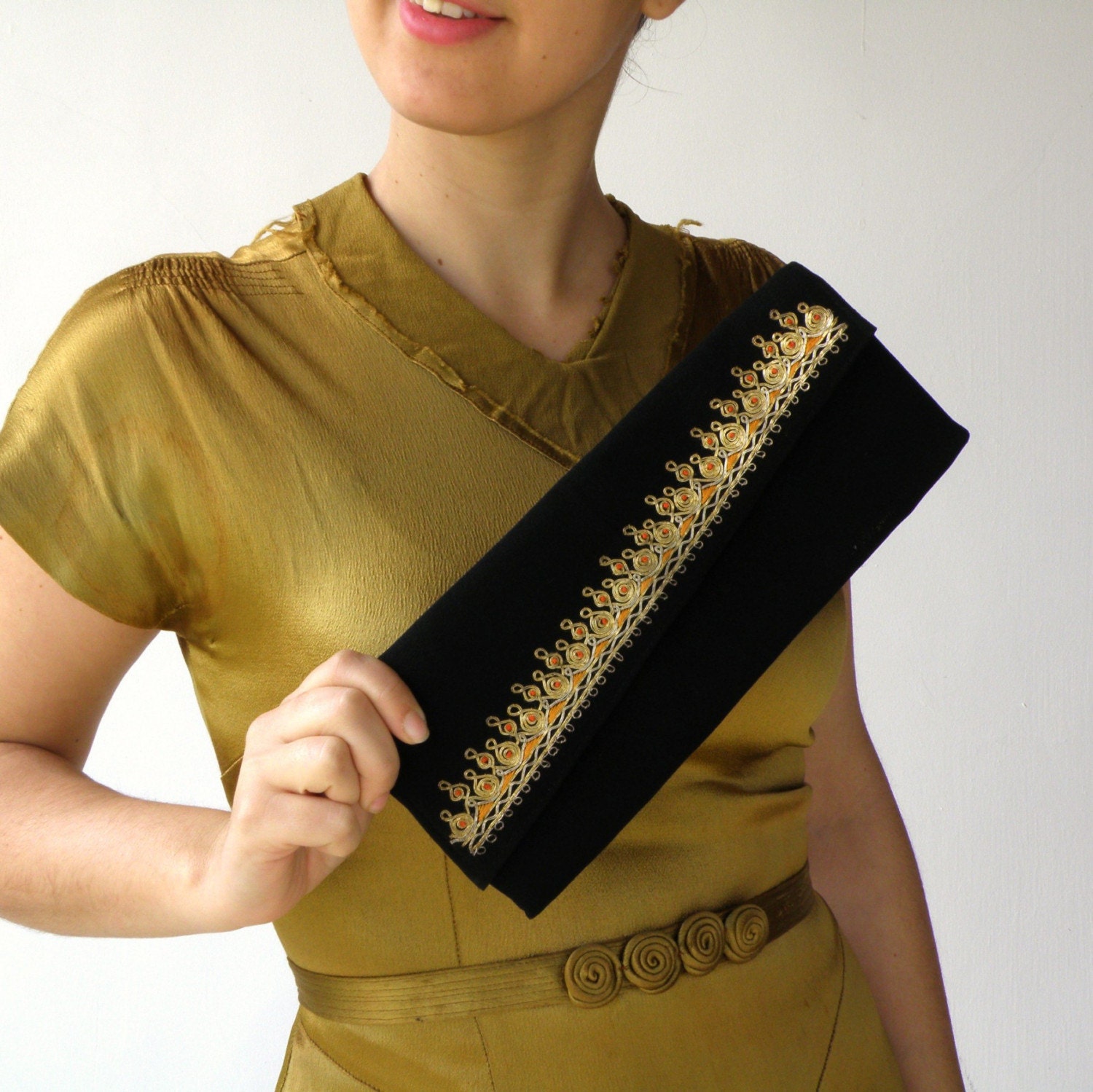 Vintage Diagonal Golden Embroidery Jet black MASKIT clutch