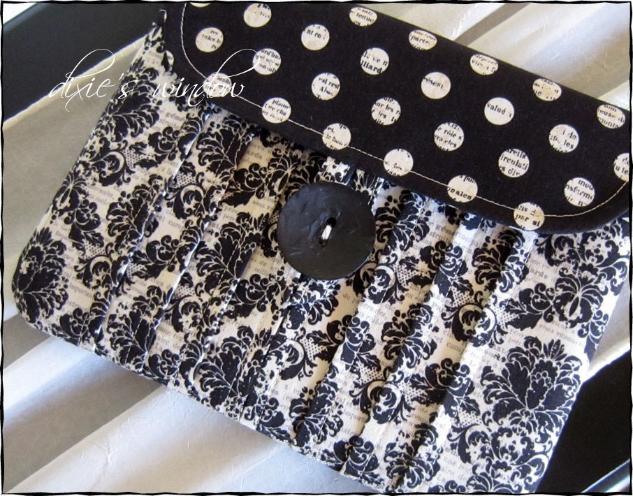 The New iPad - IPAD 2 and the Original IPAD - Damask and Dots in BLaCk