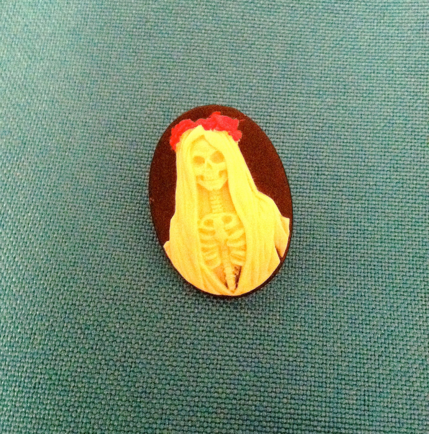 The bride cameo pin